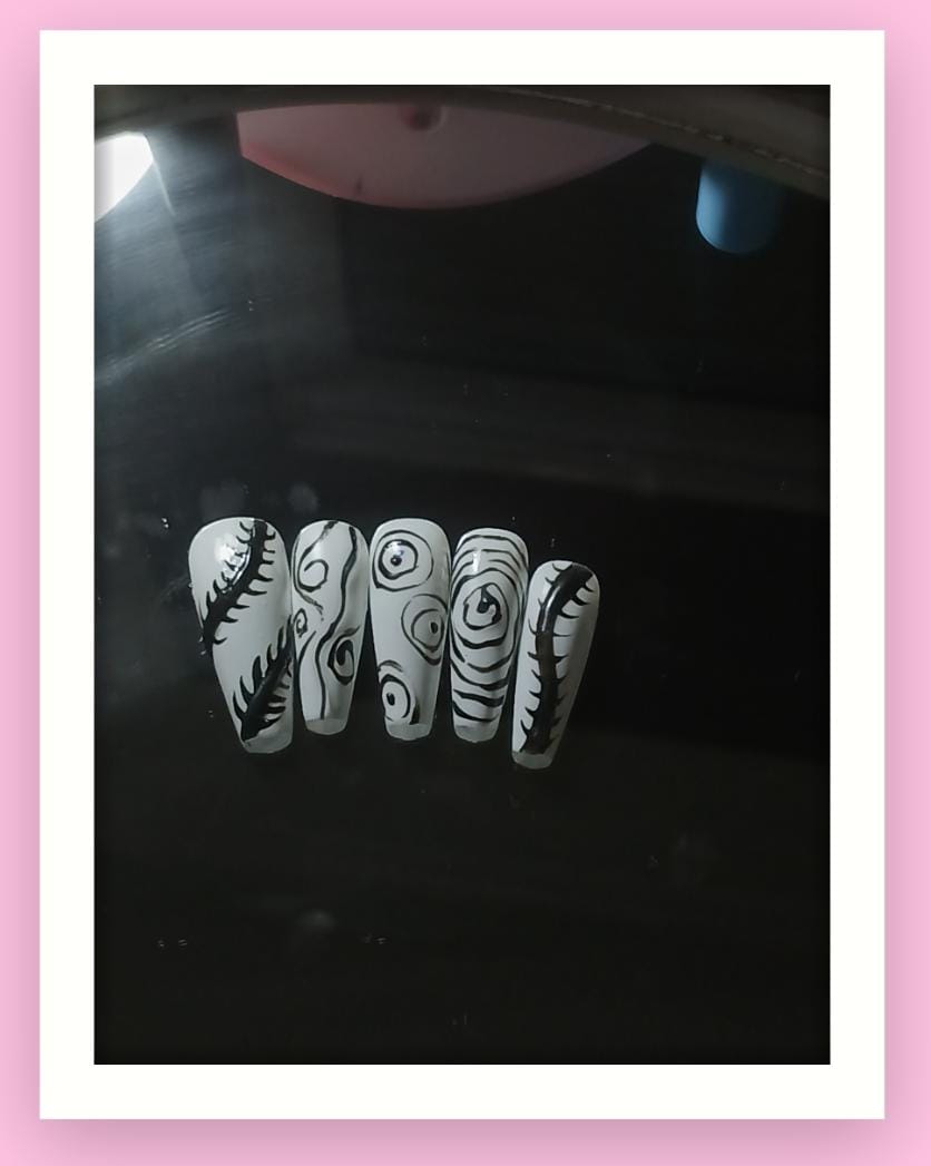 Unhas Press On Abstract Ink